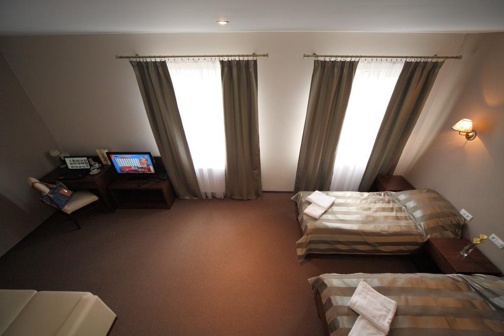 Hotel Stara Fabryka Malogoszcz Quarto foto