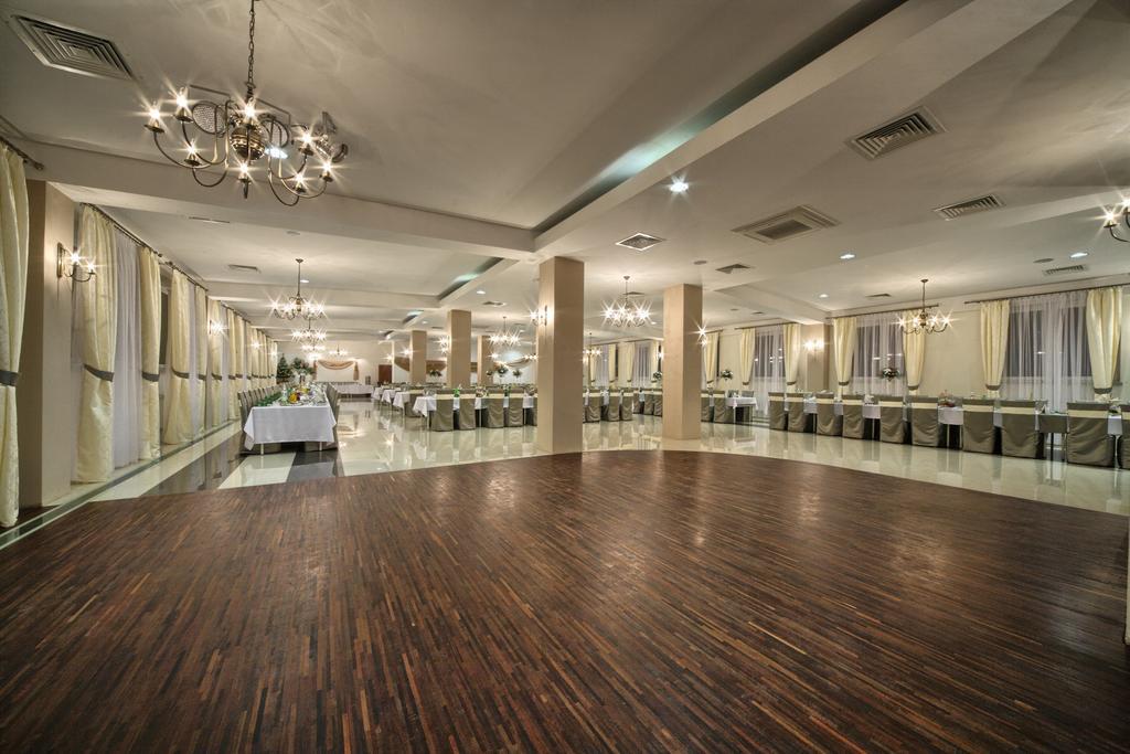 Hotel Stara Fabryka Malogoszcz Exterior foto